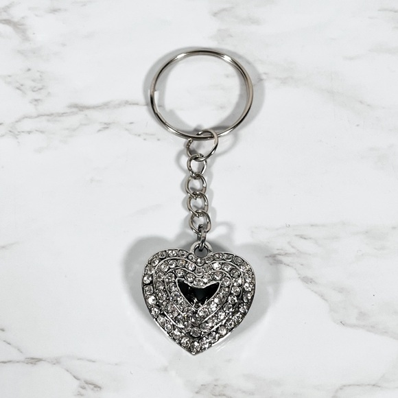 Silver Heart Keychain - Picture 1 of 4